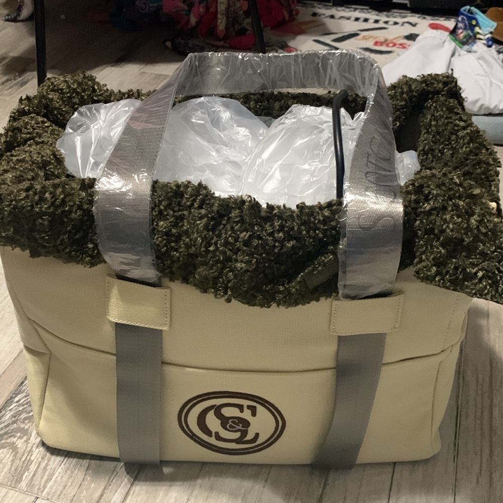 Petit Pawfection by Anastasia Scotch & Co. High End Pet Handbags Brand New